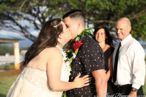 Sunset Wedding Foster's Point Hickam photos by Pasha www.BestHawaii.photos 20181229032